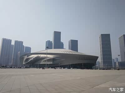 这个大剧院也是东港的地标性建筑了