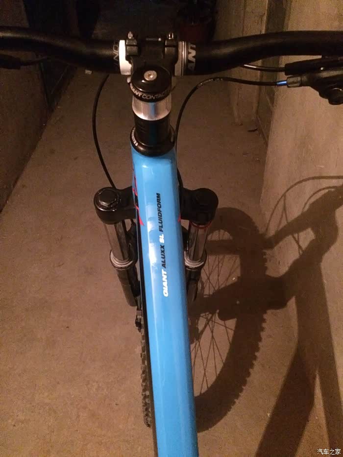 出辆捷安特reignsx大行程软尾山地车