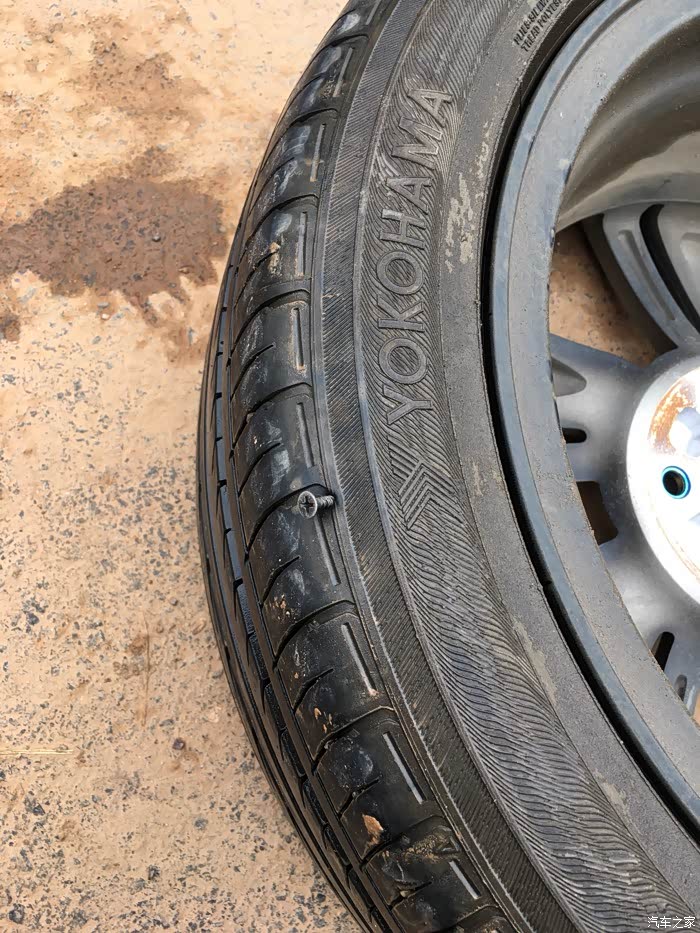 轮胎胎肩扎了个钉子还能用吗有图