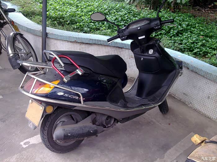 光明,希望,快乐和自由 借用网上一张图 4,2008年买第三辆,本田scr100