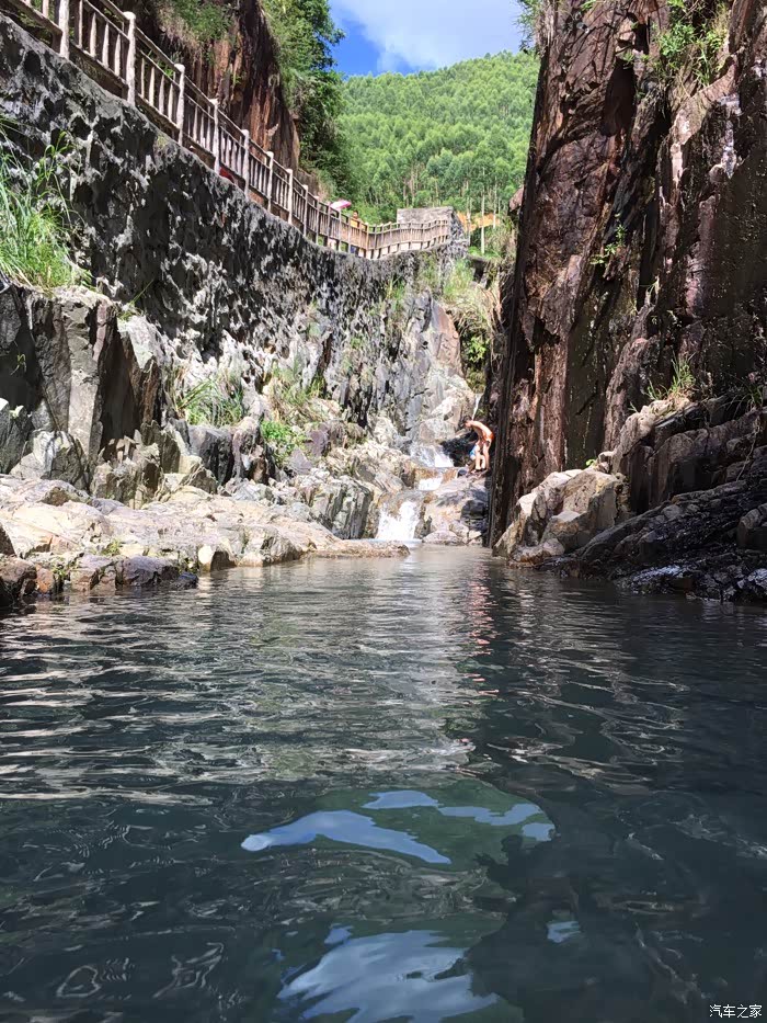 普宁市摩天石生态旅游风景区兰花谷