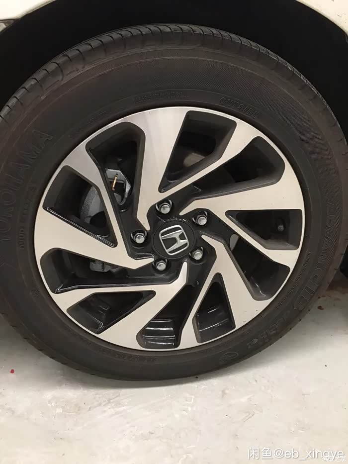 思域十代自豪版原装16寸轮毂带胎出售500个包邮哦