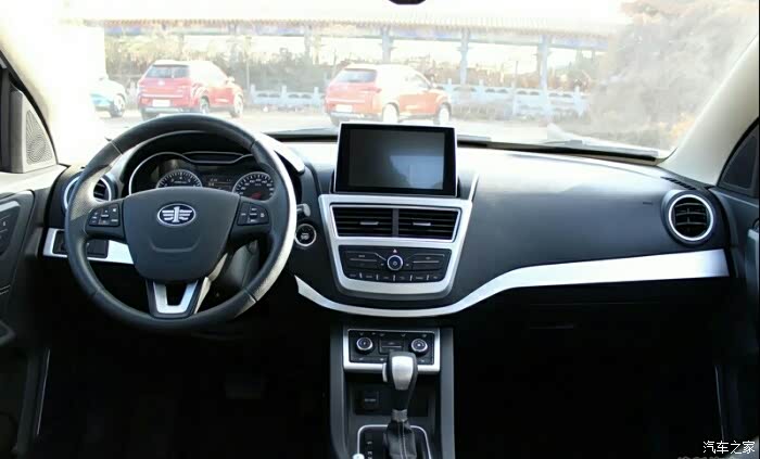 内饰颜值爆表的奔腾x40