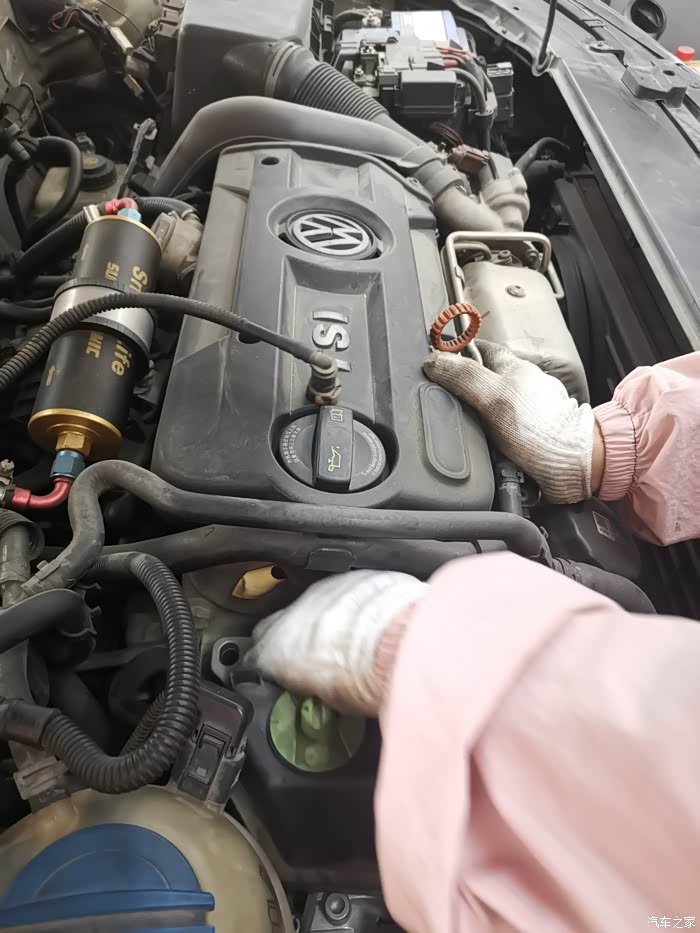 本论坛首发10年老朗更换发动机机脚胶