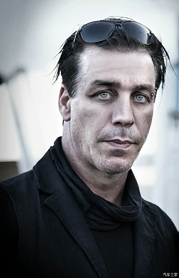 灵魂人物,铁尔  林德曼 好了!今天就装逼到此结束!欢迎交流指导