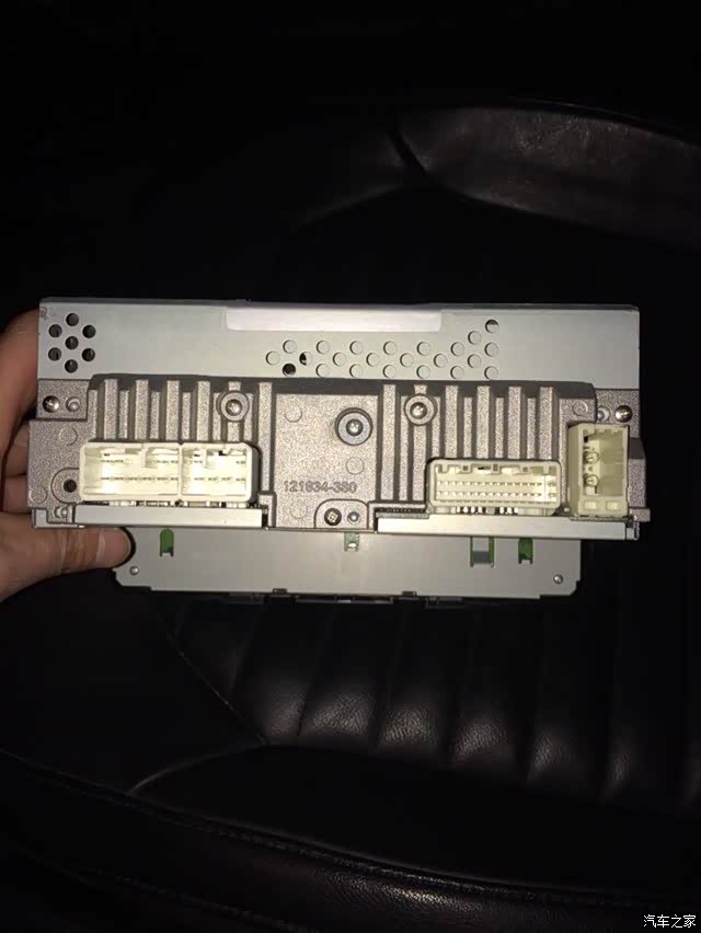 蛋蛋改装丰田霸道cd机