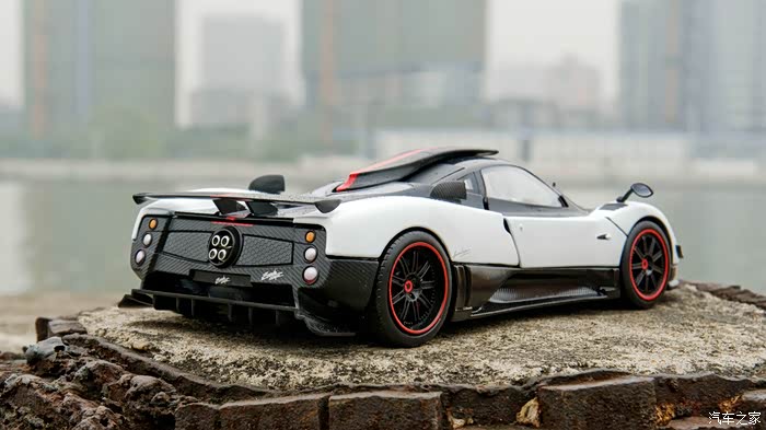 帕加尼宗塔超级跑车