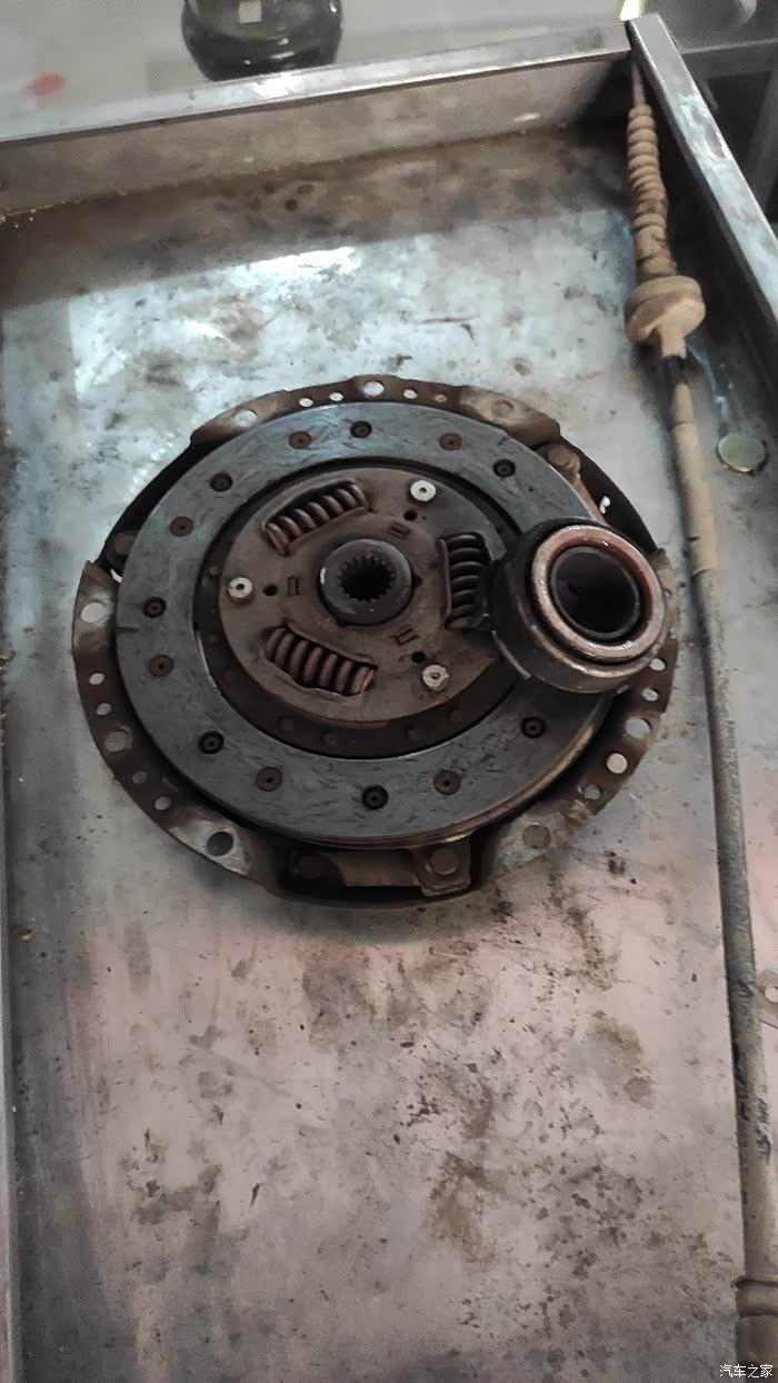 已经开了10w公里的离合器,换完如同新车一般紧致.