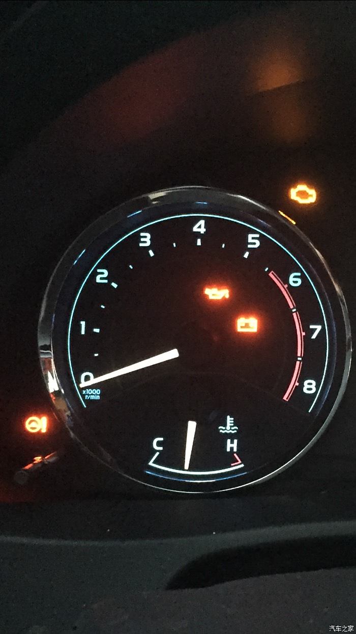 新手买车半个月今天停车熄火知道什么原因又启动车子时发现亮灯严重吗