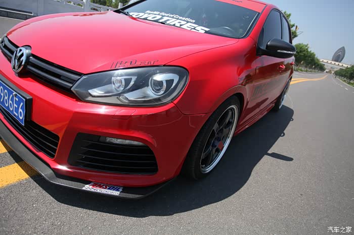 激情与青春并进山东低势力大红色高尔夫mk6改装show