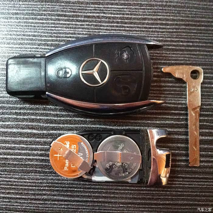 关于新老c车钥匙电池更换
