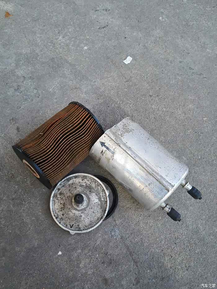 拆解开的汽滤没什么特别