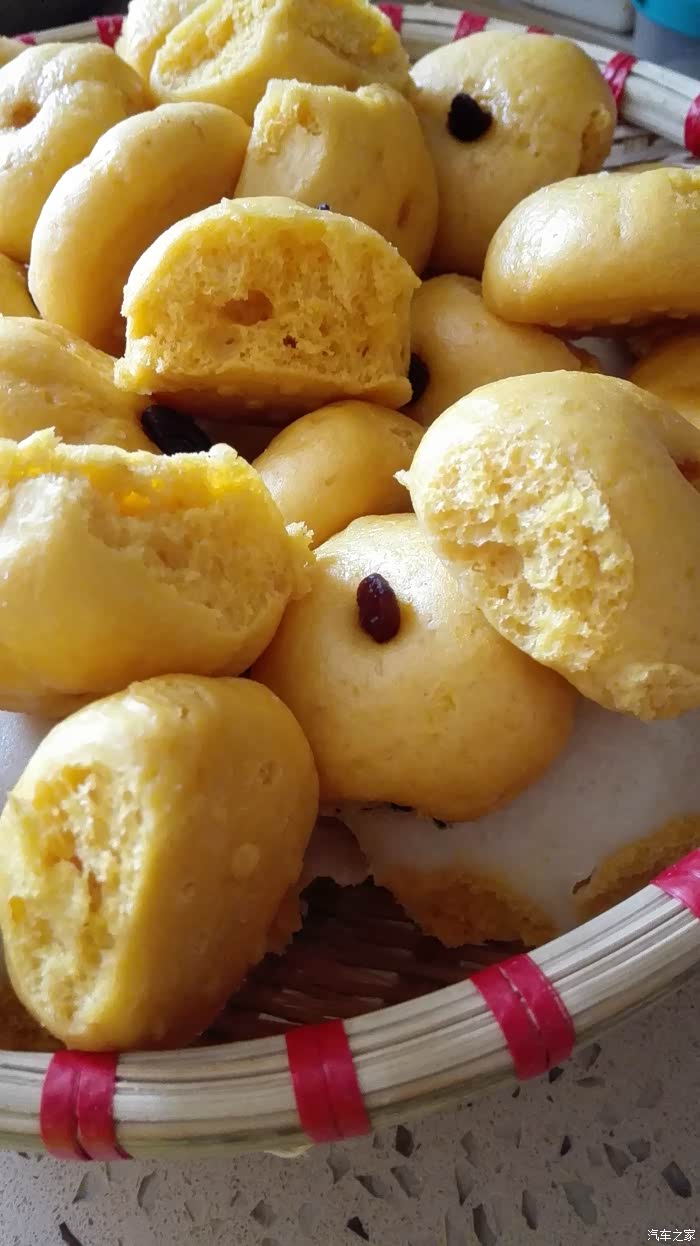 黒衫老幺陕西面食日常之一手工南瓜馍菜馍