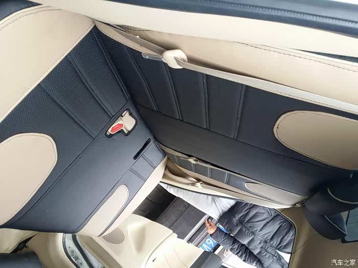 14威驰座套安装作业(汽车全包座套安装)