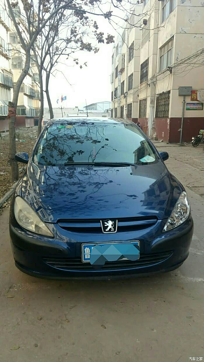 2005款标致307,十年老车了,有岁月沉淀下来经典味道