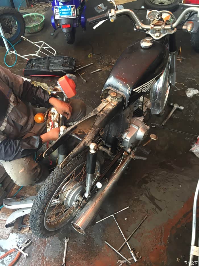 二十一年嘉陵70复古改装