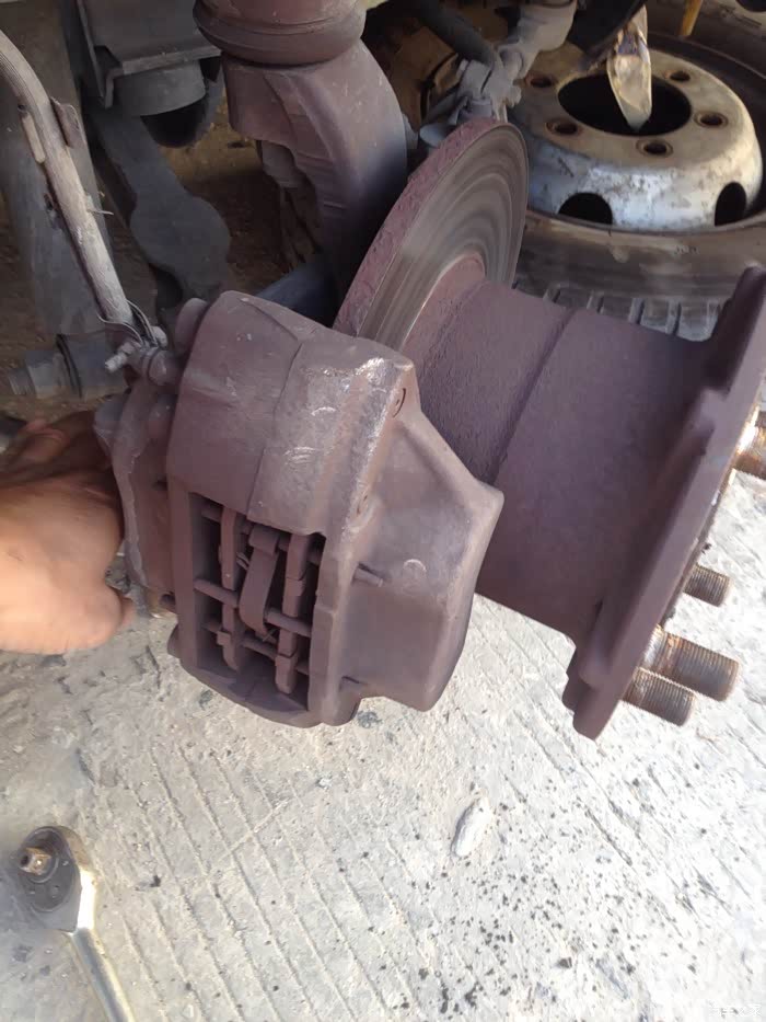 【图】对付前轮轴承损坏_依维柯得意论坛_汽车之家论坛