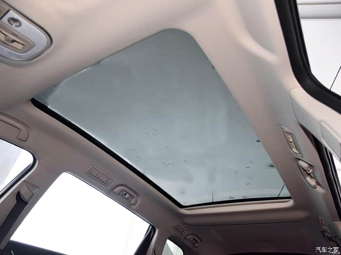 这个宋max是全景天窗吗?厉害了,不知道是不是全系都有呢