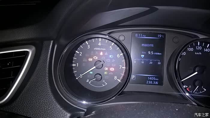 新逍客仪表台没有近光灯标志