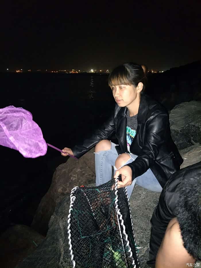自驾游之七--深夜山海关船厂抓螃蟹