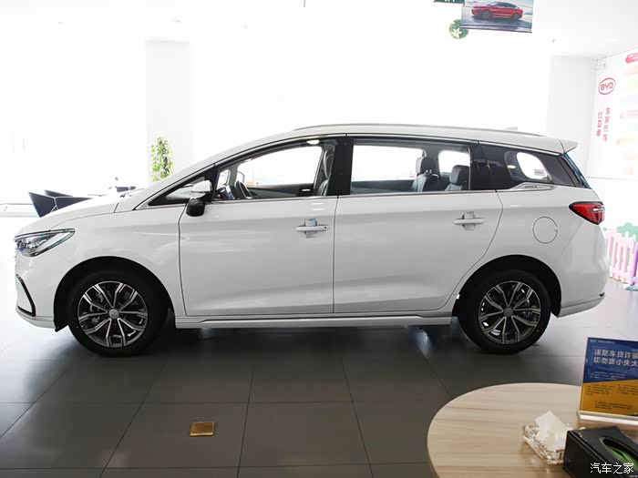 还是七座的车安逸