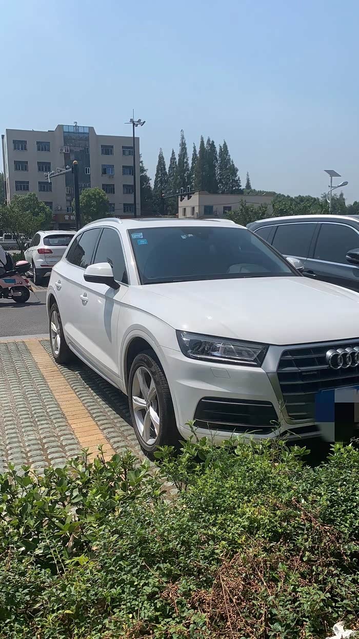 奥迪q5l浙江嘉兴牌37万公里白色