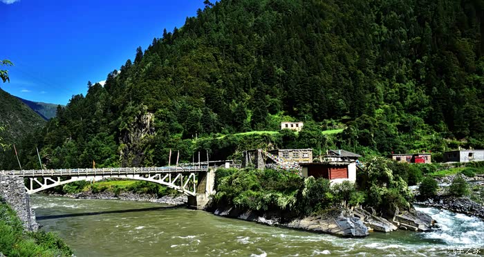 单人单车游走大渡河上游源头