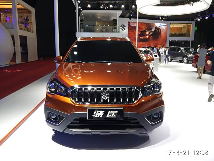 2017上海车展铃木suzuki展台新车骁途ignis作业