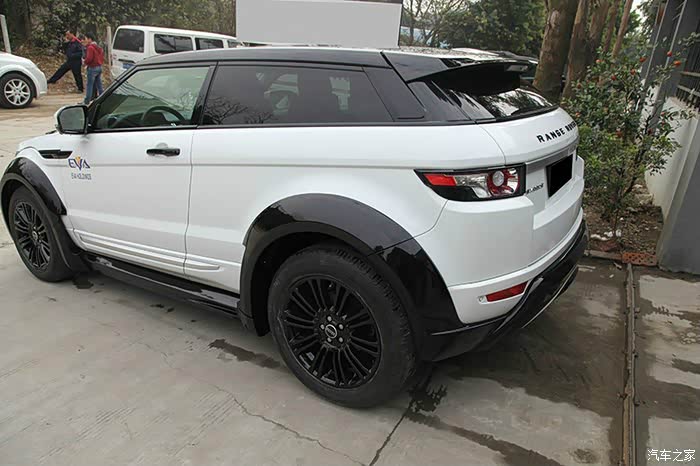 极光黑白配车身