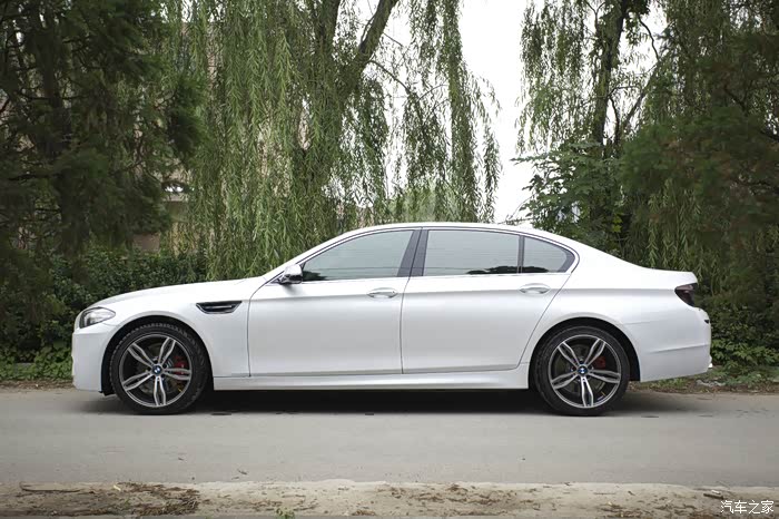 华丽的升级宝马f185系改装m5款包围轮毂aspec排气