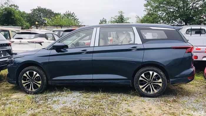 五菱凯捷大四座老婆的爱车