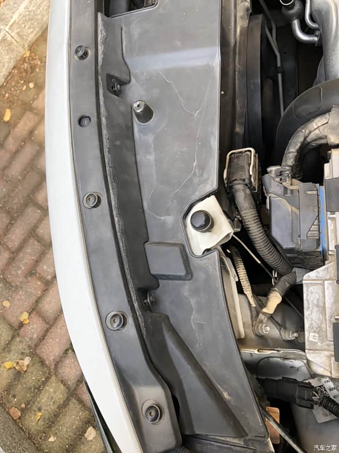 18款迈锐宝右前远光不亮更换大灯总成含拆杠步骤