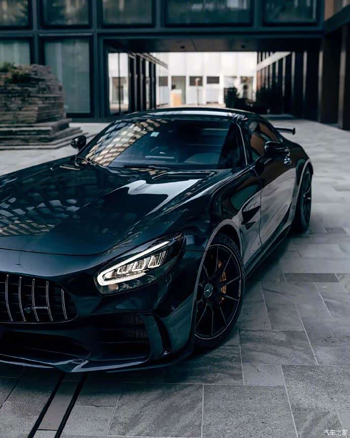 黑色amg gtr,喜欢!