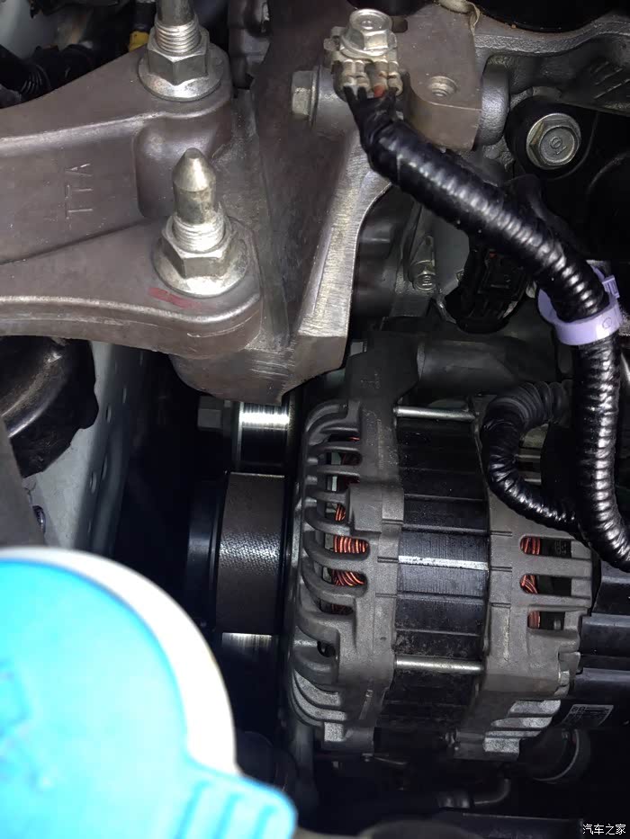【图】正常吗,怎么感觉少了什么东西,皮带这里_飞度论坛_汽车之家论坛