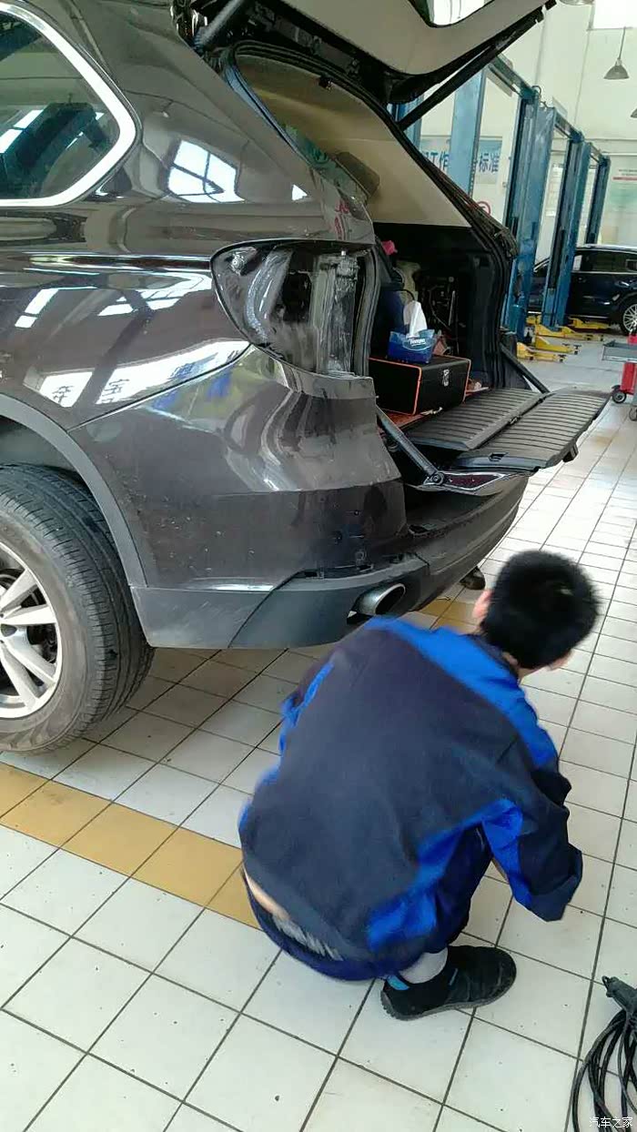 平行进口宝马x5加装智能防撞系统并线辅助系统