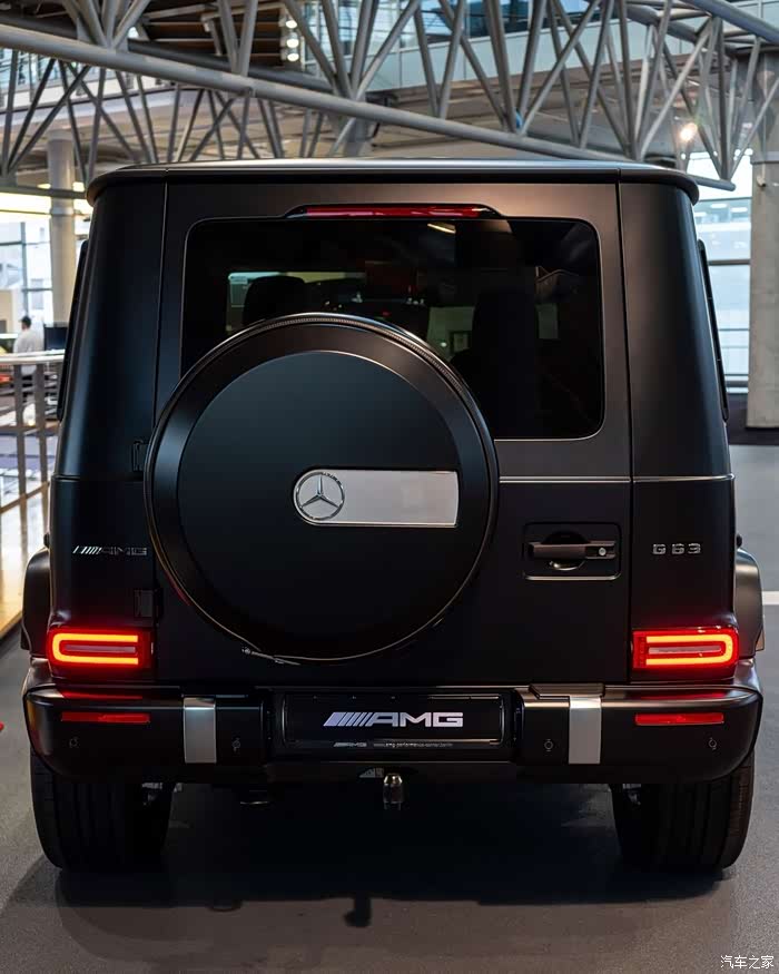 黑色的奔驰amg power mercedes-am,真炫酷