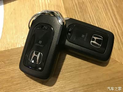 画质有点渣应该要换个手机最后放个钥匙认个证吧冠道钥匙也没特色跟