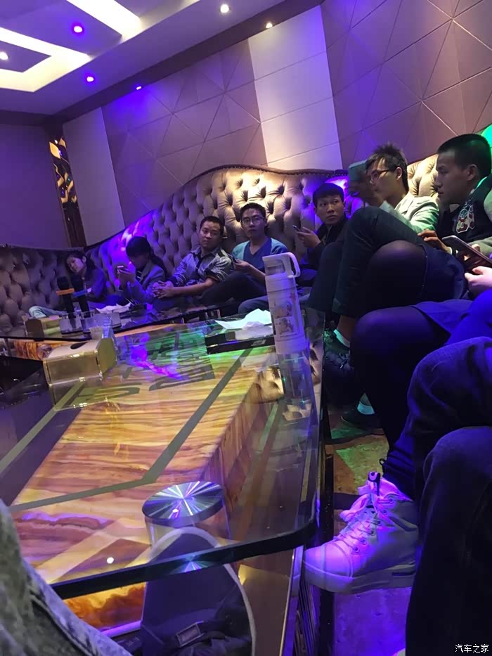 回来家兴致高,还去ktv,小唱一曲!