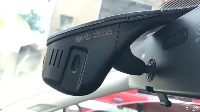 新宝来行车记录仪