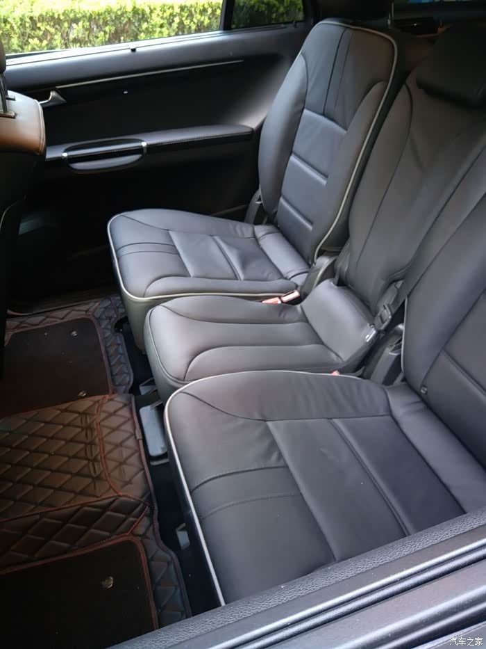 奔驰r320空间特别大