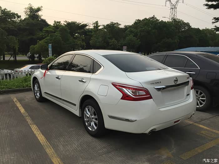 2013款白色天籁提车作业