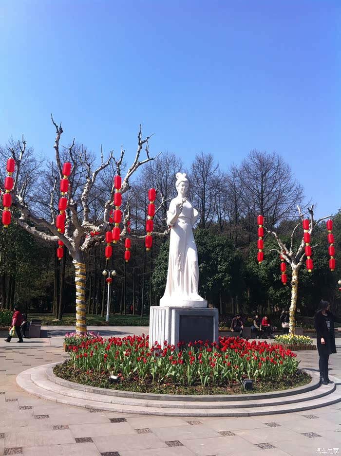 不知道是那位神仙姐姐雕像.