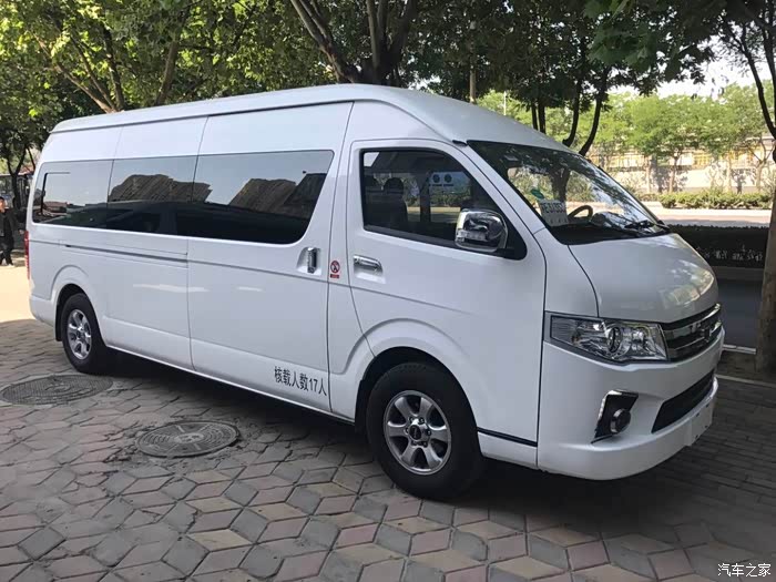 提到车初体验2017年海格h6c18座