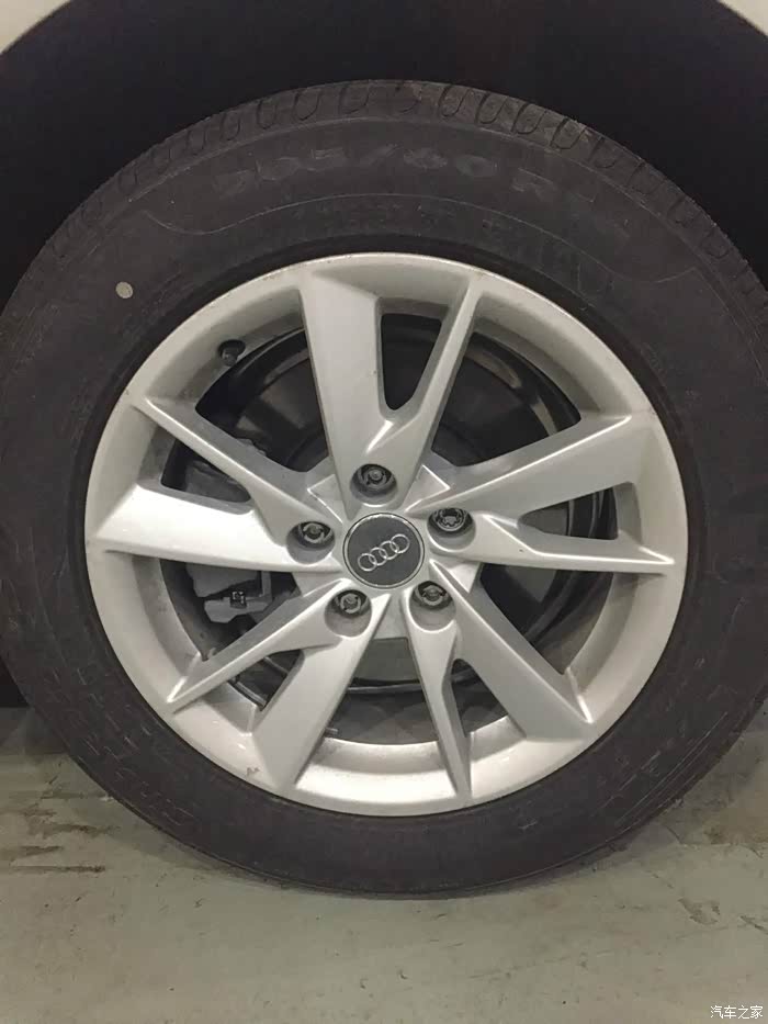 奥迪2017 a4l 进取型提车作业