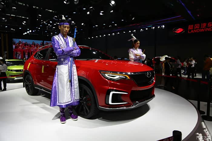 2016广州车展观陆风展台# 美模 x7逍遥帅到没朋友