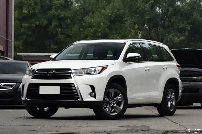 现款汉兰达属于第三代车型造型简洁