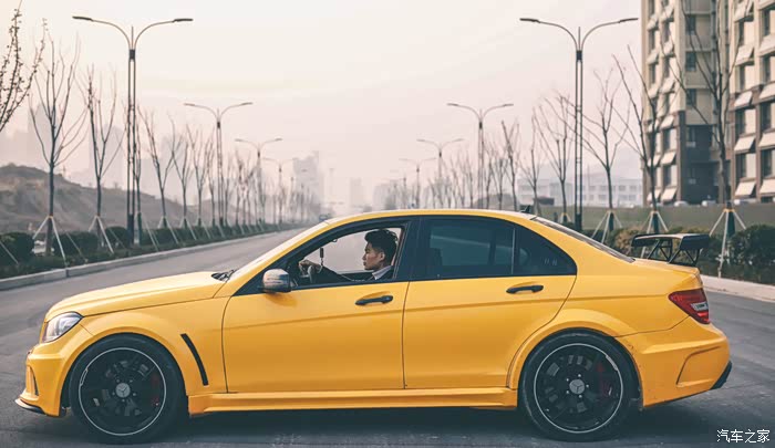 奔驰w204西装暴徒改装bs宽体包围