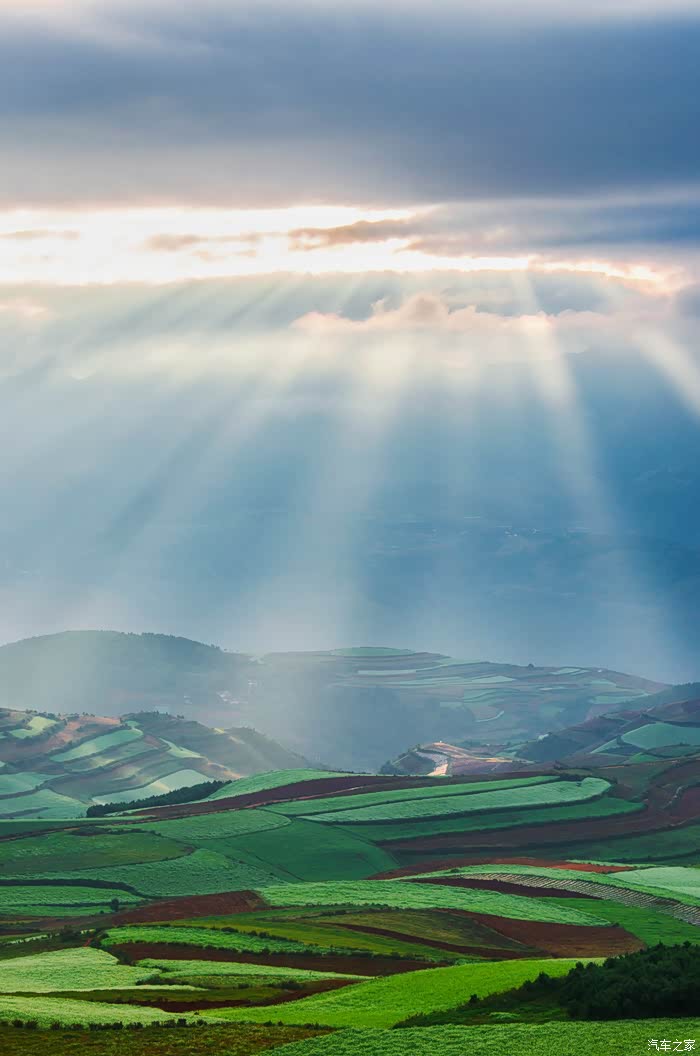 上帝遗落在人间的调色板-一家老小东川红土地游记