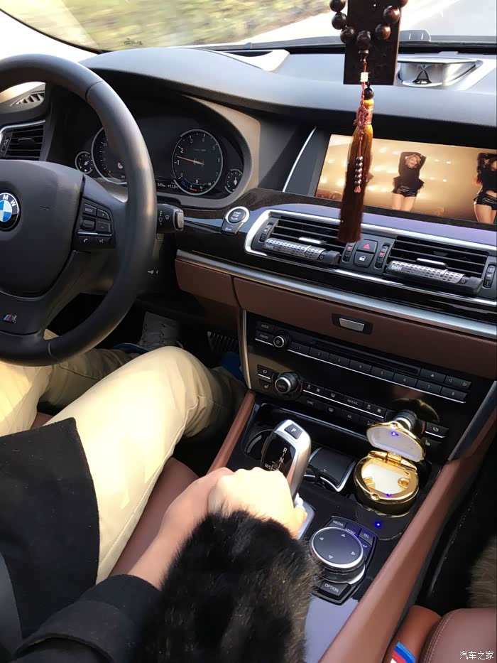 据说这样开车要慢点哦!