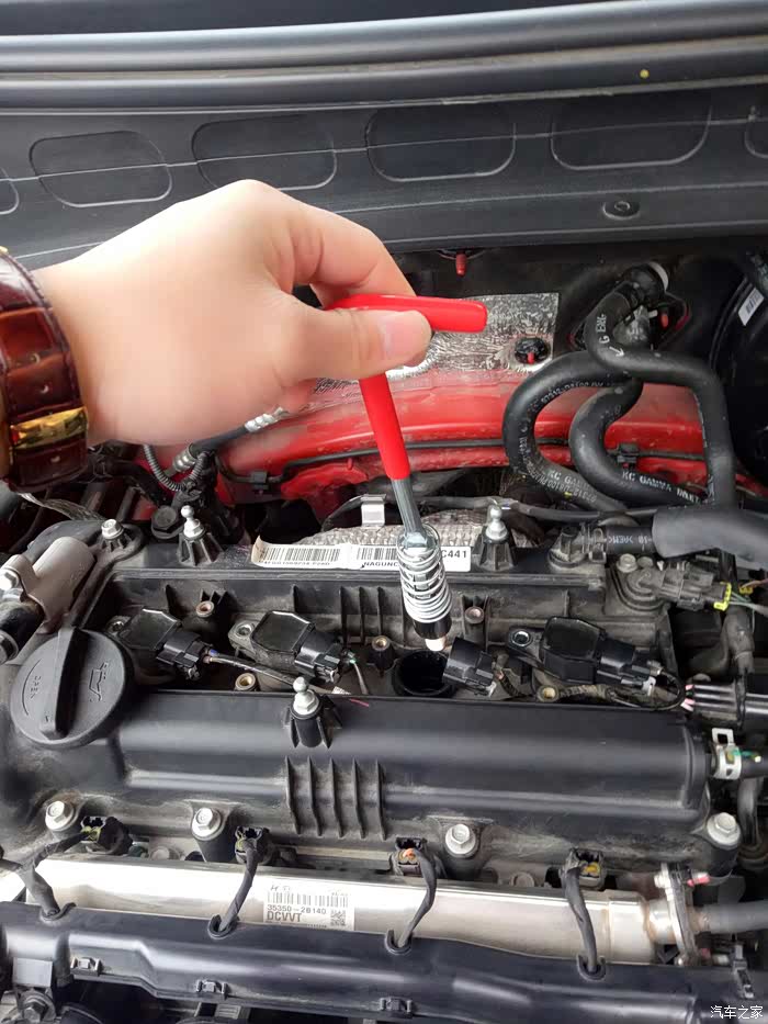 《爱车,爱生活》自己更换傲跑火花塞,让每一次启动都心潮澎湃